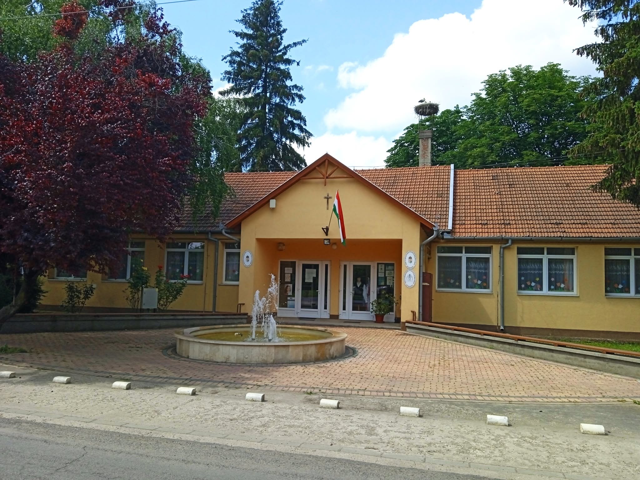 Szent István Katolikus Óvoda és Általános Iskola Kétsoprony